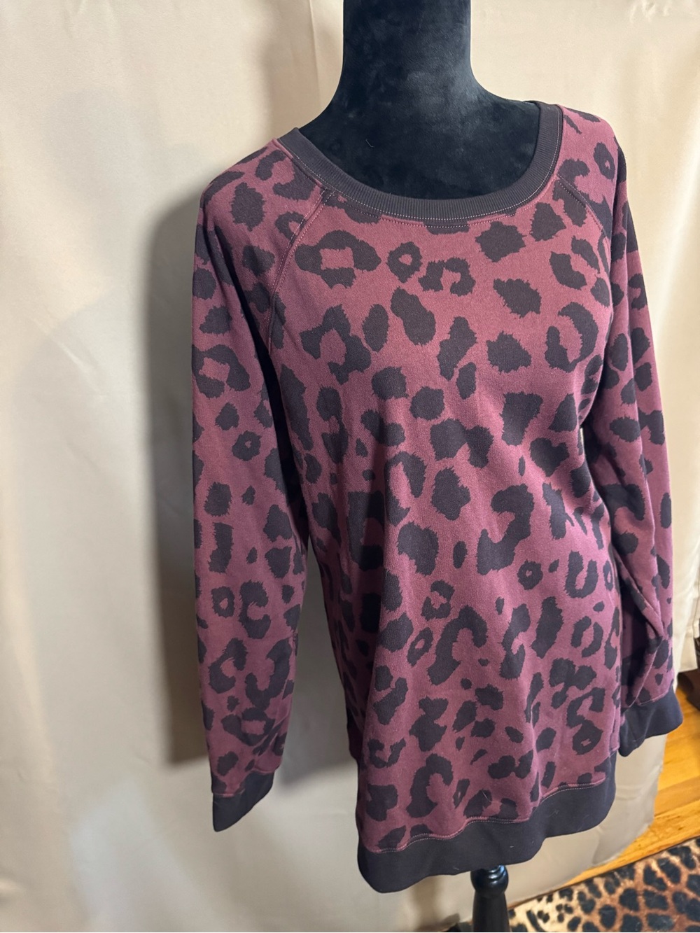 NWT Torrid Cozy Fleece Raglan Sweatshirt - Sassafras - Picture 6 of 6